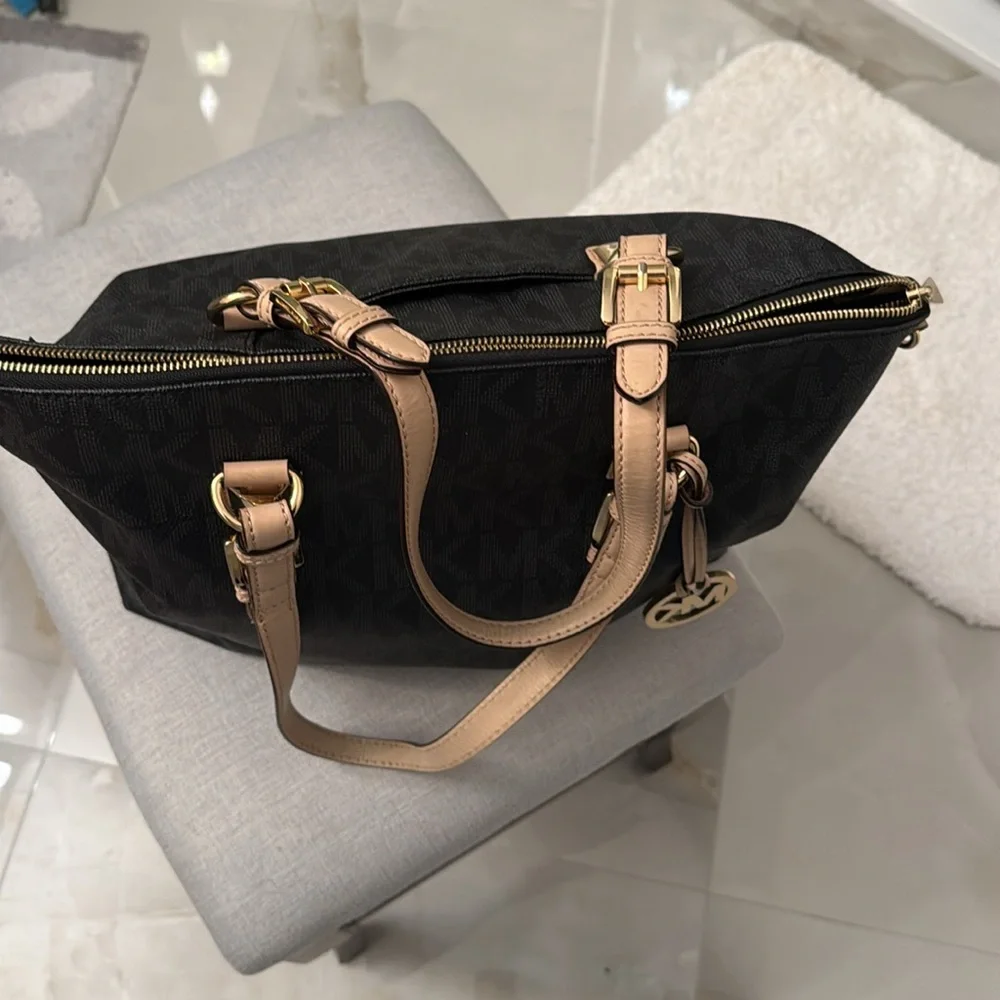 Michael Kors excellent